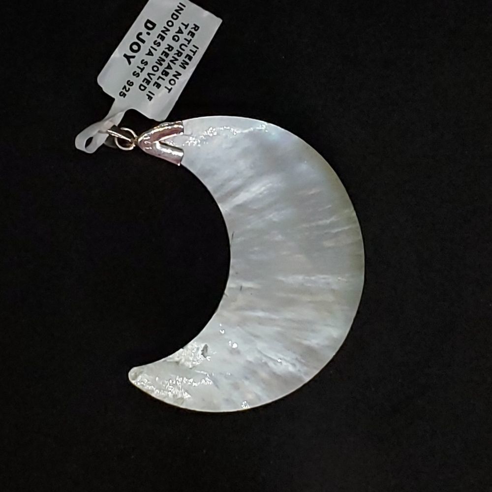 Shell Pendant‎ - Picture 11 of 15